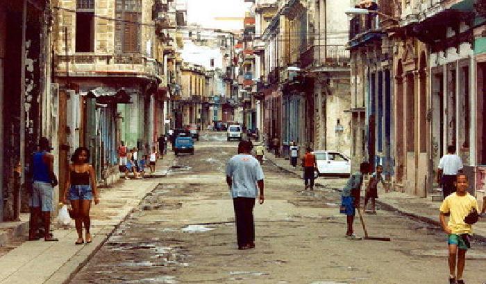 I cubani potranno lasciare l'isola senza permesso