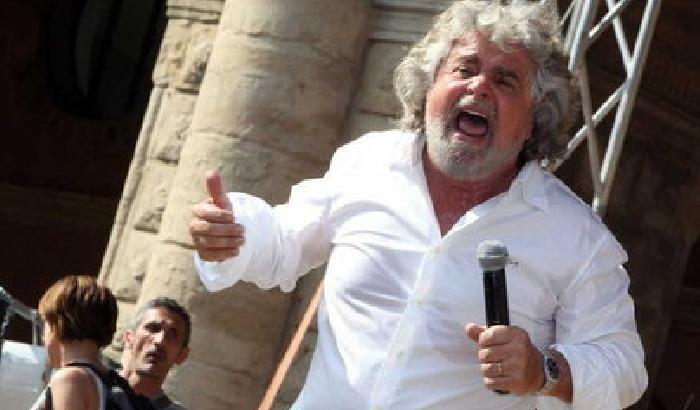 Grillo attacca Renzi: soffre di invidia penis