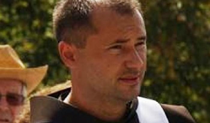 008818-NEWS_64636 Il frate play boy diventa una star