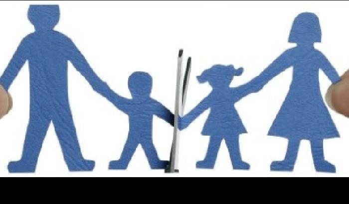 008A75-NEWS_65868 Rapisce figlio da affidare e fugge a Tenerife