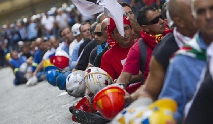 Sardegna, bombe carta contro Passera e Barca