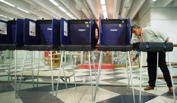 008AE6-NEWS_66089 Elezioni Usa, è guerra all'ultimo voto