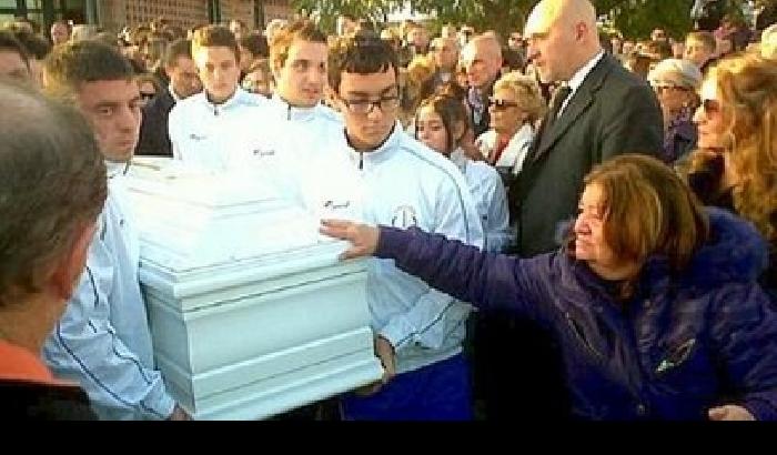 Ragazza del lago, fidanzato indagato per omicidio