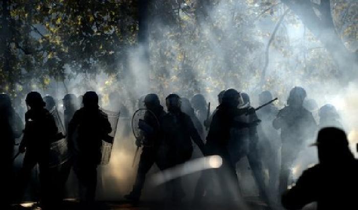 Poliziotti o criminali? La guerra sporca all’italiana