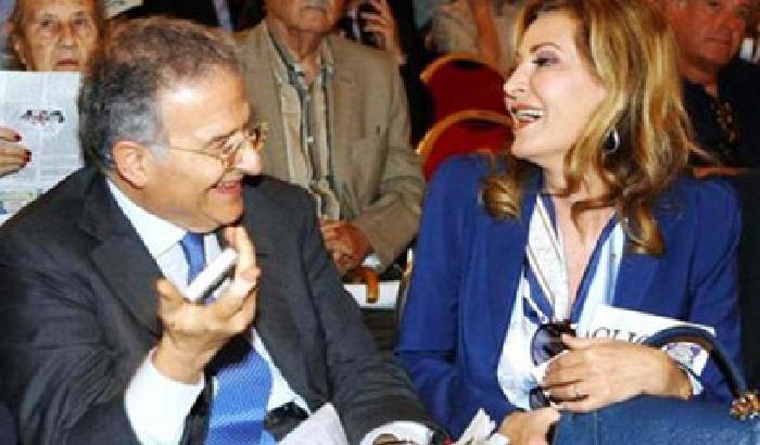 000BCD Cicchitto attacca Grillo: ma da che pulpito?