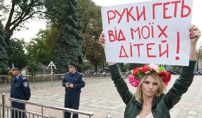 008FC4-NEWS_68756 Pornostar ucraiana si rivolge all'Ue e chiede asilo