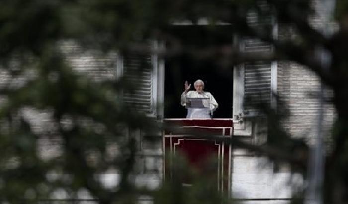 Papa: "I migranti portano fede e speranza nel mondo"