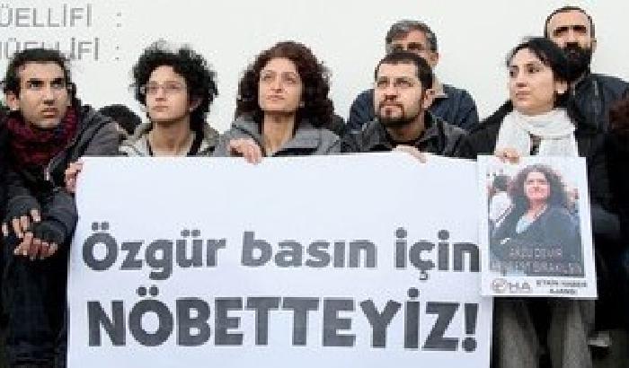 00984E-NEWS_73646 Turchia, nuovi arresti di giornalisti