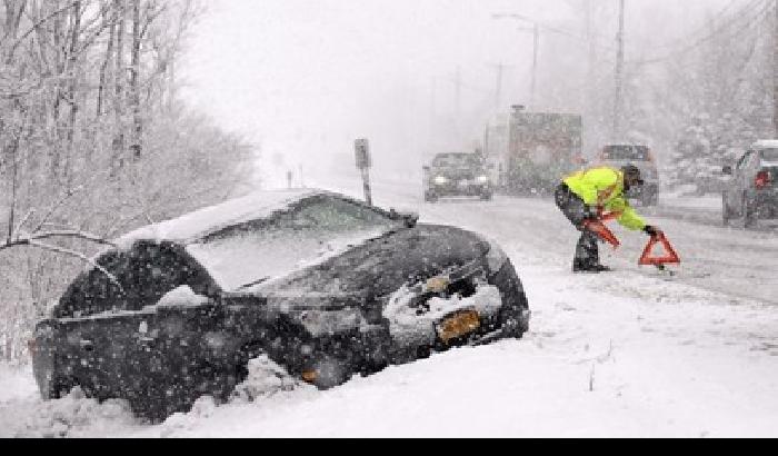 009B56-NEWS_75270 Nemo arriva negli Usa e lascia Ny al buio