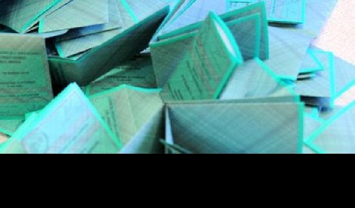 009E07-NEWS_76873 Elezioni. Alle 22, affluenza in calo nell'isola