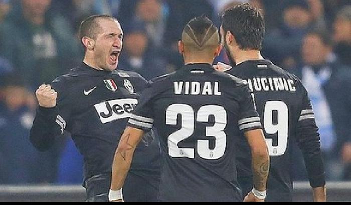 009F16-NEWS_77418 A Napoli finisce 1 a 1.Distacco a - 7