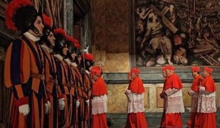 Falso vescovo si intrufola tra i cardinali