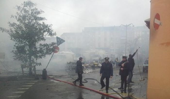 Reggio Emilia: esplode un camioncino rosticceria. Tre morti