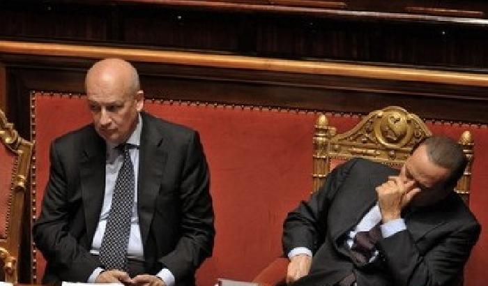 Bondi strafatto confonde Berlusconi con Moro
