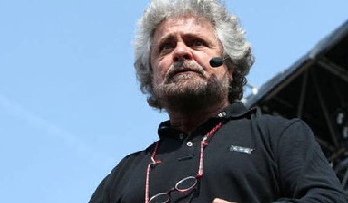 00A7D9-NEWS_82330 Grillo: D'Alema? Per salvare il culo a Silvio