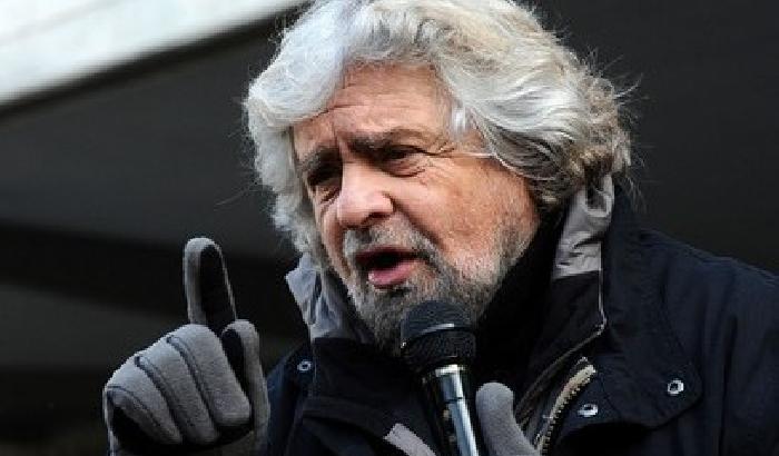 00A98C-NEWS_83245 Grillo furioso: noi trattati come cani in chiesa