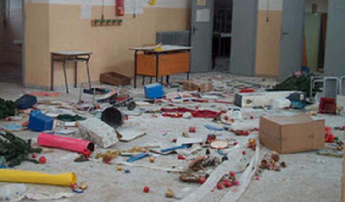 00AA3B-NEWS_83591 Palermo, scuola in balia dei vandali