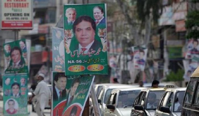Il Pakistan alle urne per un voto storico