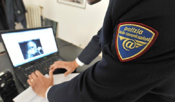 Abusava del figlio di 10 anni vestita da suora