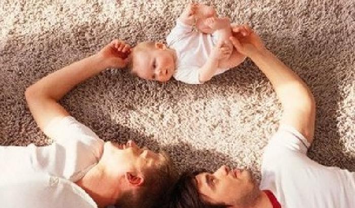 00ACEA-NEWS_85010 Portogallo passo in avanti per le adozioni gay