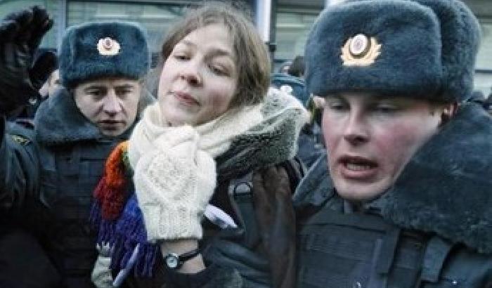 00AE32-NEWS_85680 Mosca: arrestati 30 attivisti gay