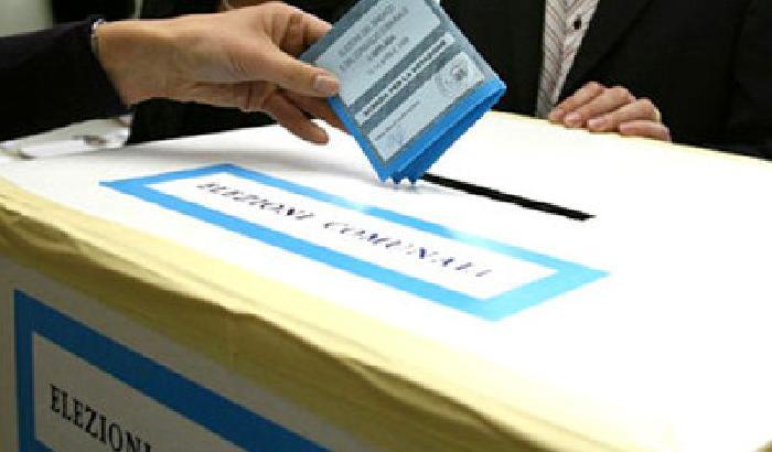 Amministrative, seggi chiusi. Affluenza -11%