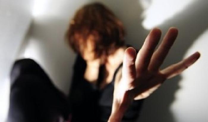 Stalking sulla fidanzatina 15 enne: arrestato ragazzo di 17 anni