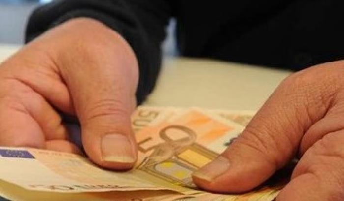 00AFA2-NEWS_86511 Senza stipendio e con la moglie malata: si uccide