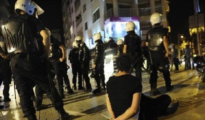 00AFD9-NEWS_86620 Scontri a Istanbul: la violenza della polizia