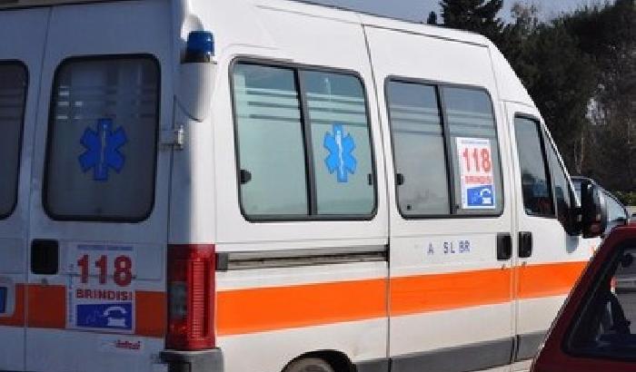 00AFDD-NEWS_86627 Papà dimentica il figlio in auto per 8 ore: muore per il caldo