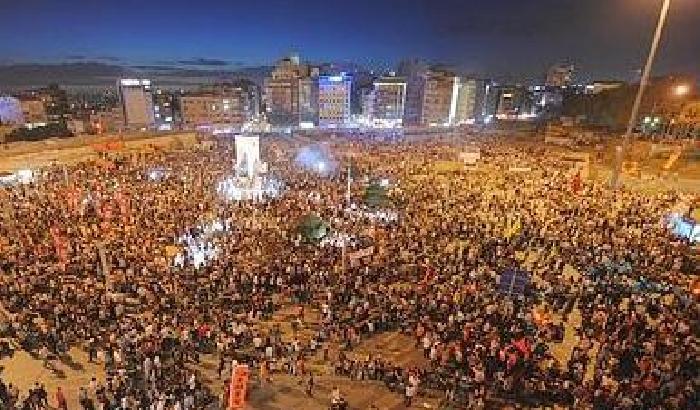 Scontri in Turchia: almeno 14 giornalisti feriti