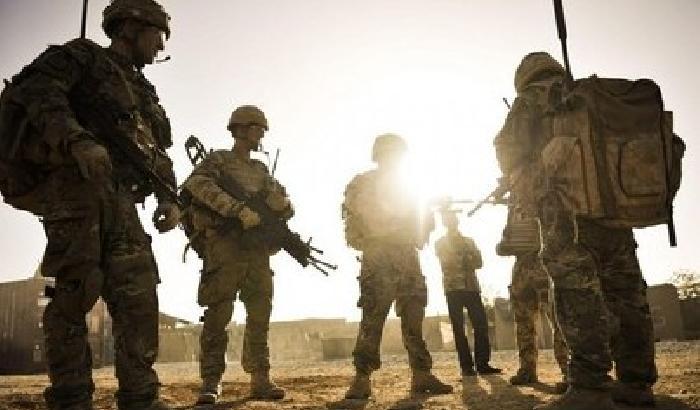 00AFEB-NEWS_86653 Abusi sessuali su un bimbo afghano: solo una multa per un soldato inglese