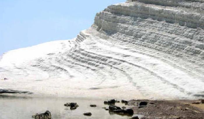Scala dei Turchi, finalmente abbattuta