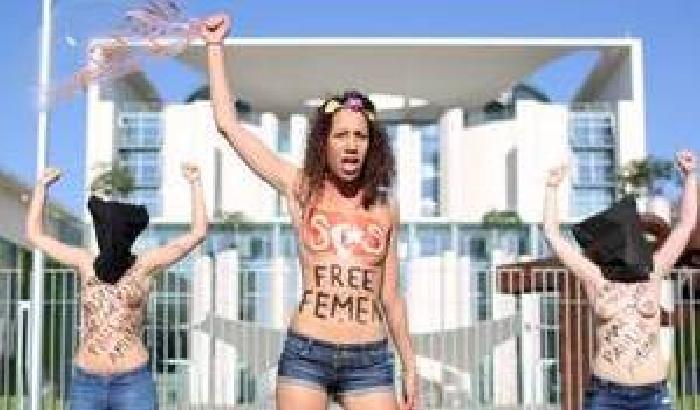 00B061-NEWS_86888 Proteste a Berlino, tre Femen arrestate