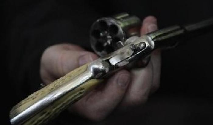 Tragedia negli Usa: bimbo di 4 anni spara e uccide il padre