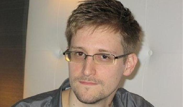 Snowden lavorò per la Booz Allen, colosso high-tech