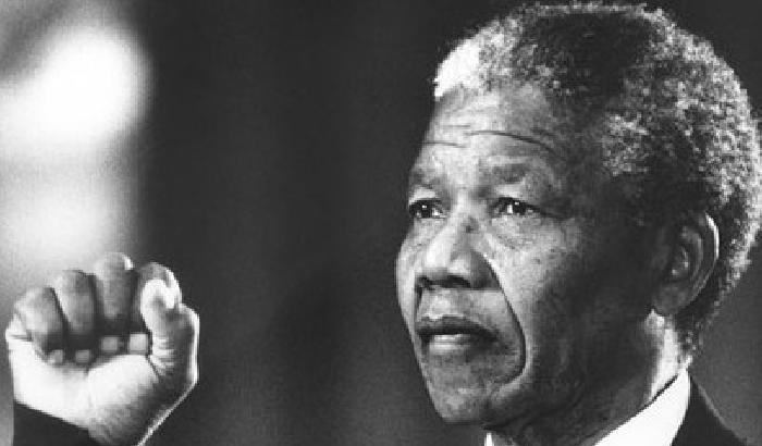 00B0C6-NEWS_87100 Nelson Mandela: terza notte in ospedale