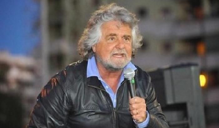 Grillo non molla: Gambaro deve dimettersi