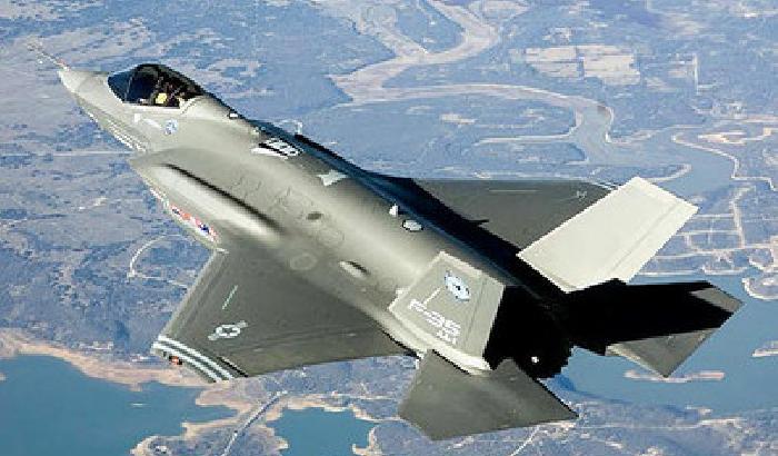 Sel replica a Mauro: sugli F35 parole inaccettabili