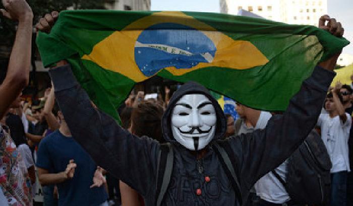 00B272-NEWS_88036 Mondiali 2014: la protesta dei brasiliani arriva a Londra (video)