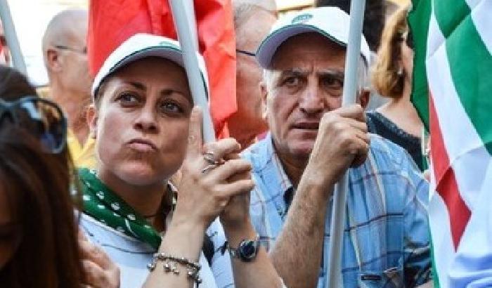 00B2FF-NEWS_88351 Facce e slogan di chi manifesta per il lavoro