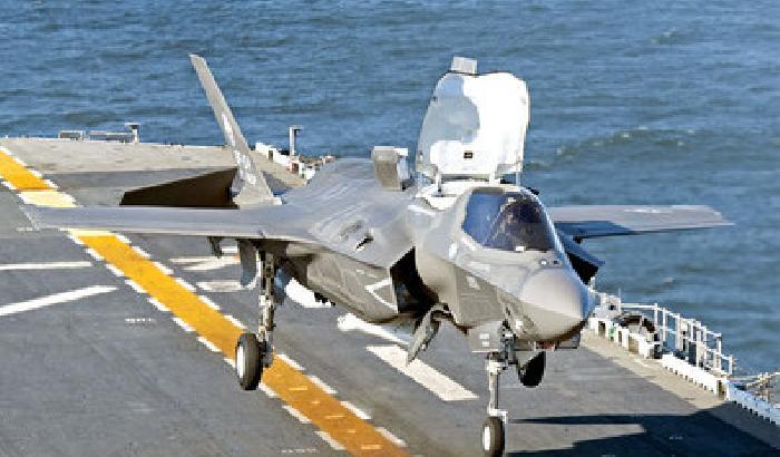 00B386-NEWS_88620 Dal Tg2 uno spot per gli F35