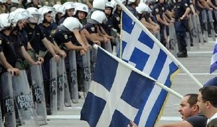Grecia:  via libera a migliaia di licenziamenti
