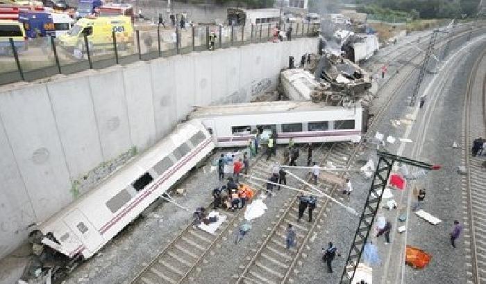 Treno deraglia in Spagna: almeno 80 morti