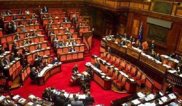 00B886-NEWS_91738 Ddl riforme: Sel e M5s accerchiano Letta