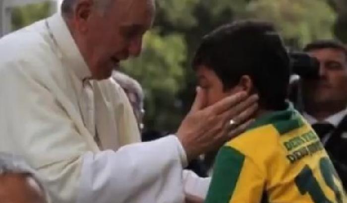 00B8A8-NEWS_91819 Il bimbo brasiliano che emoziona il Papa