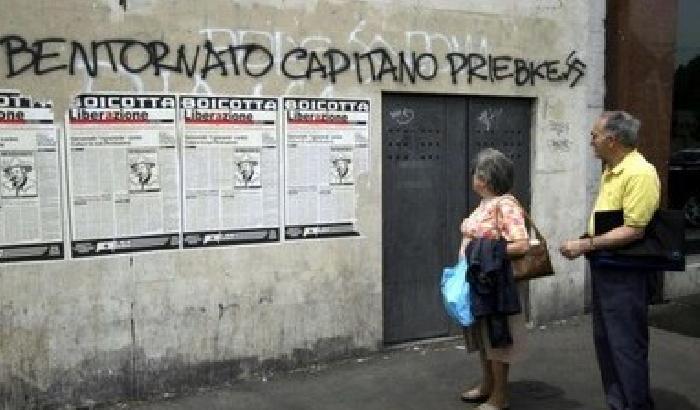 00B8D1-NEWS_91913 Scritte inneggianti alle SS sulla sede dei partigiani