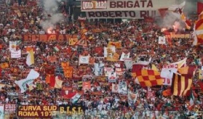 Tifo violento: ultras romanisti assaltano il bus del Verona