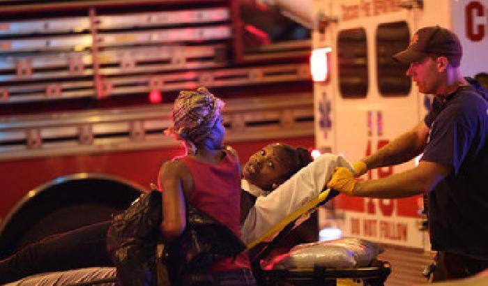 00C03B-NEWS_96397 Sparatoria a Chicago: 13 feriti, grave un bambino