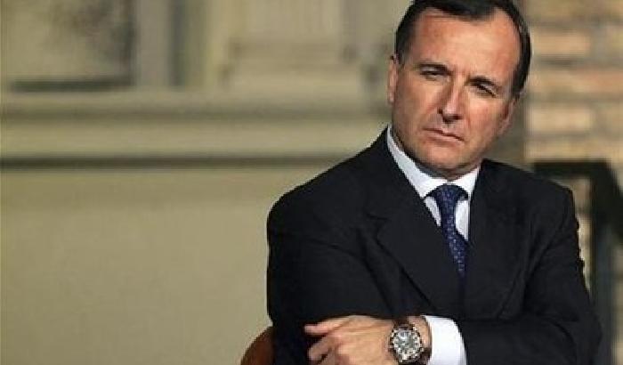 Anche Frattini sta con i dissidenti: Pdl in mano agli estremisti